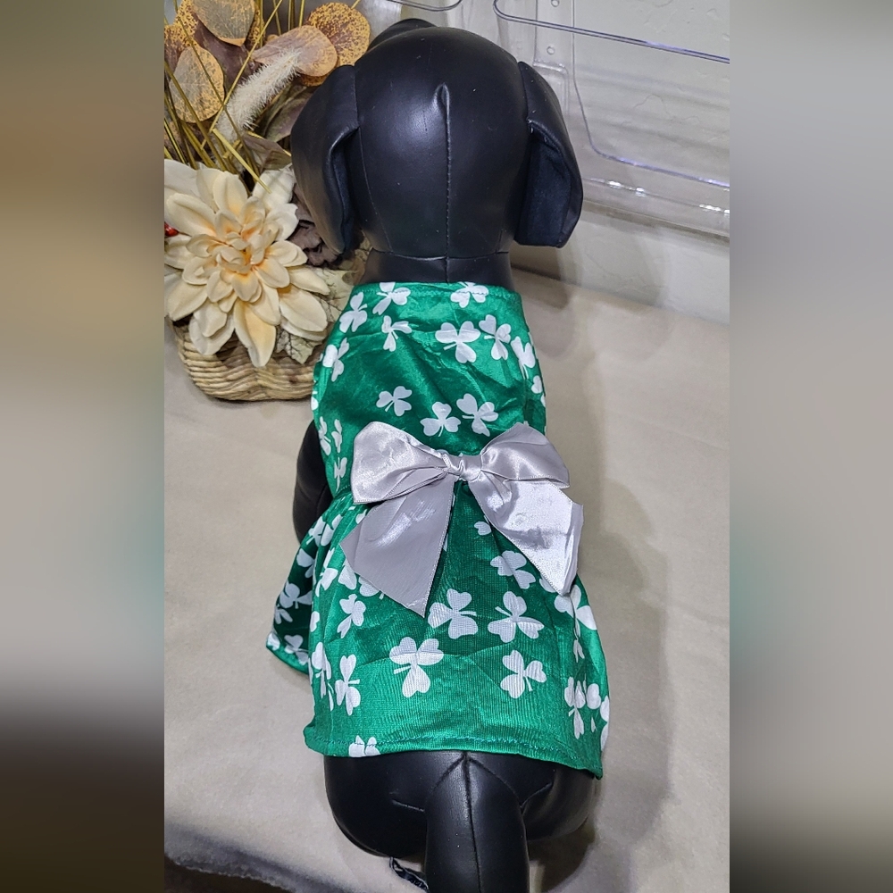 Green St. Patrick's Day Themed Dog/Pet Dress Costume w/ a Bow Size Medium- NWOT - Picture 7 of 9
